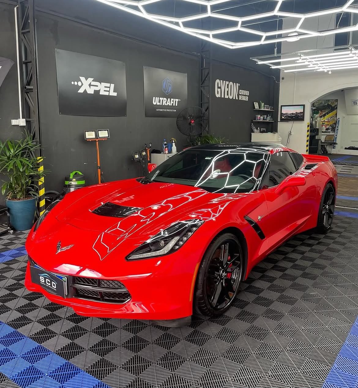 Carro vitrificado com brilho intenso na SCD